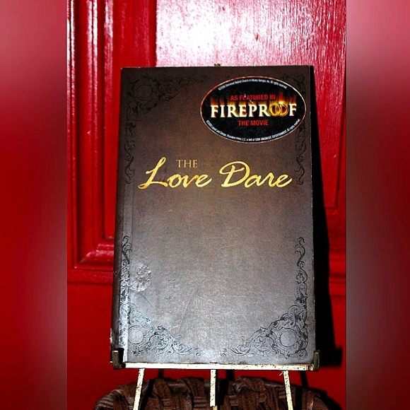The Love Dare Book by Alex & Stephen Kendrick - Picture 1 of 16